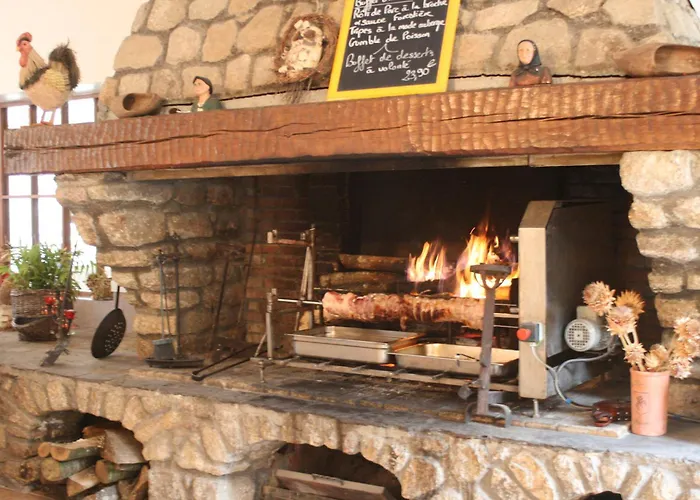 Hotel Logis Restaurant De L'espinouse